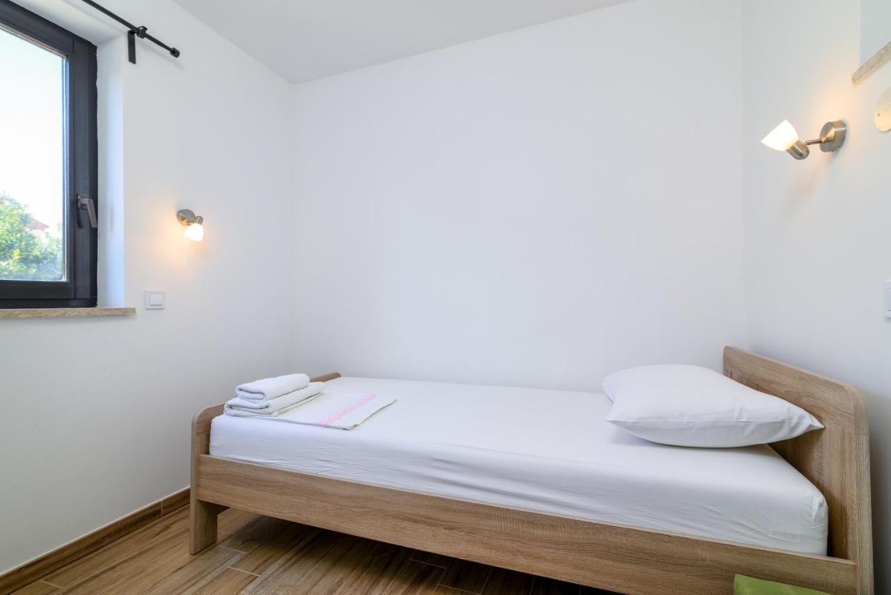 Apartments With A Parking Space Premantura, Medulin - 2228 Exterior foto
